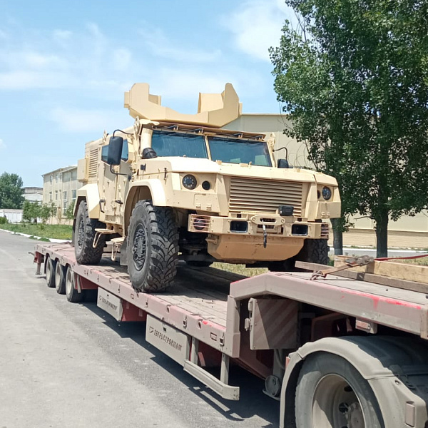 Бронеавтомобиль "Тайфун" из Кизляр в Москву